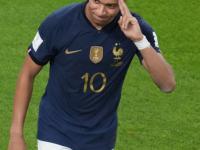 开云体育-包含JackeyLove回归赛场，出色防守首场状态亮眼，法国队观众沸腾！的词条