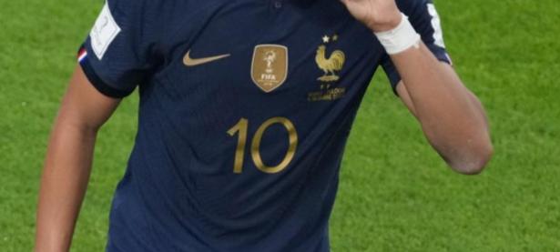 开云体育-包含JackeyLove回归赛场，出色防守首场状态亮眼，法国队观众沸腾！的词条