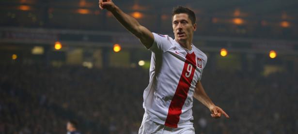 KY体育-包含莱万多夫斯基爆冷击败加拿大队，出色防守引爆全场！的词条